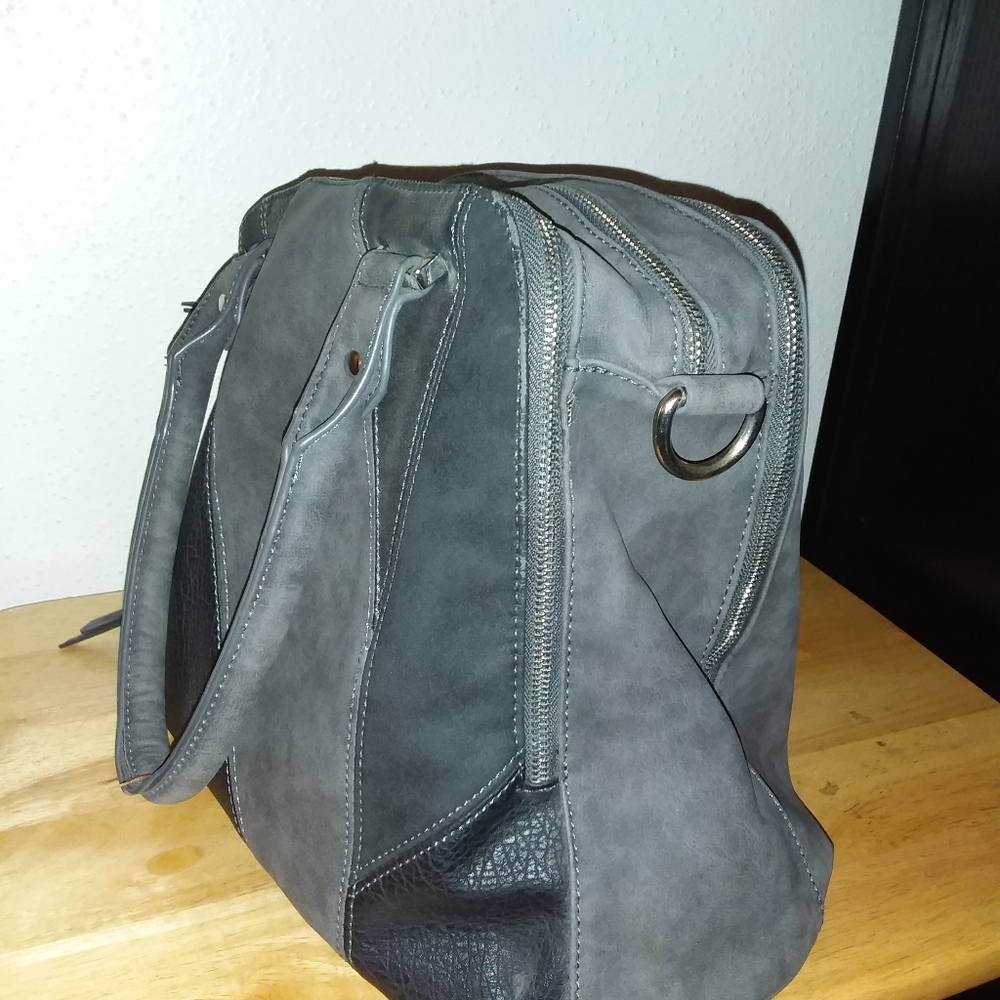 Handbag - Picture 2 of 8